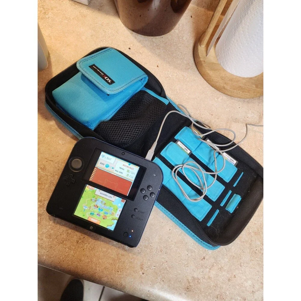 Nintendo 2DS Black/Blue Console Bundle W/ Case Charger & (5) Games *Tested